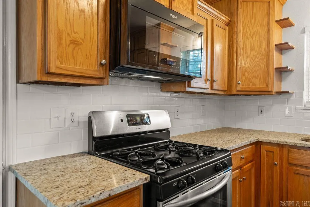 Property at 1204  Eastview - Image 6