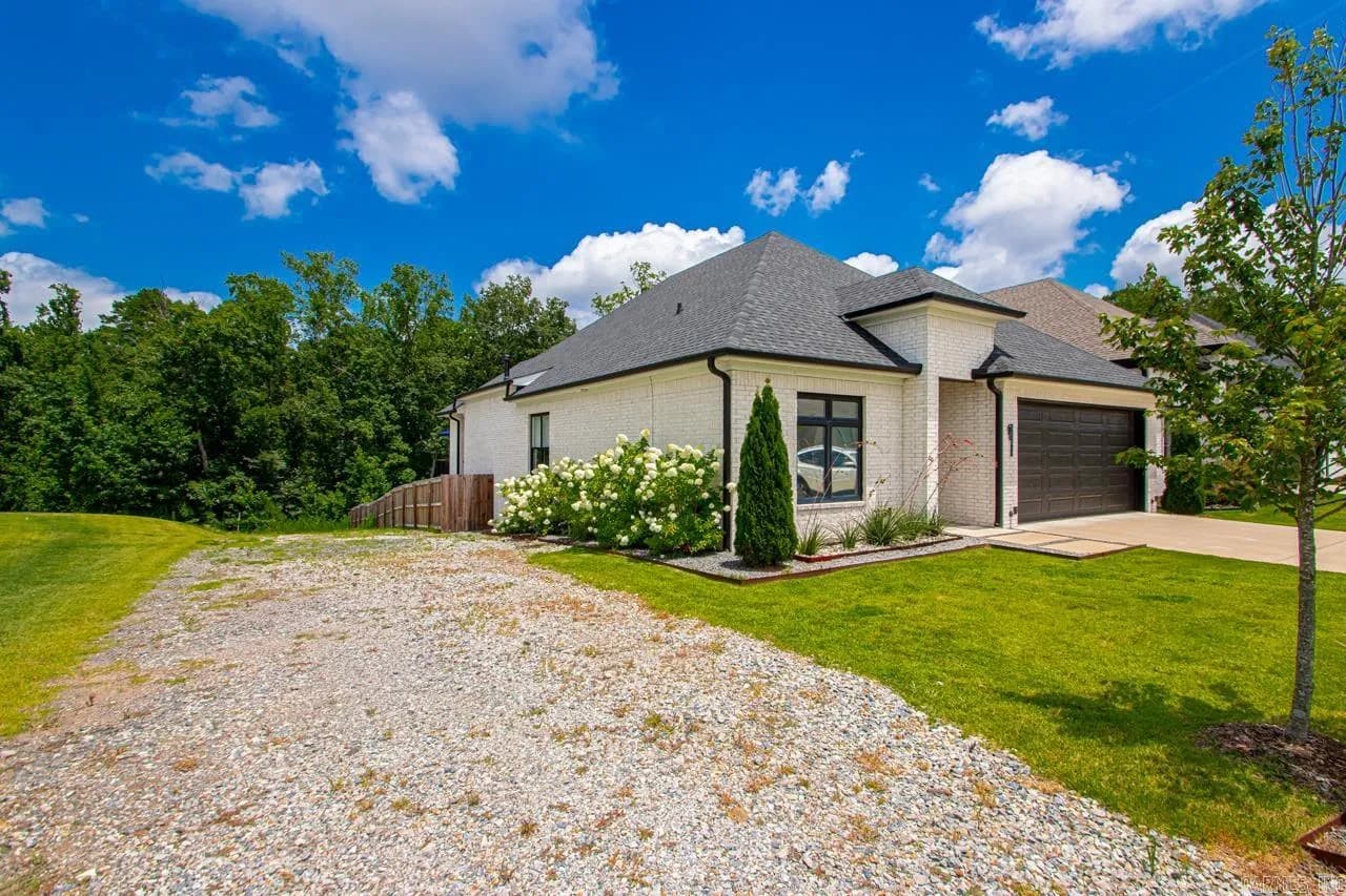 Property at 61  Saffron - Image 43