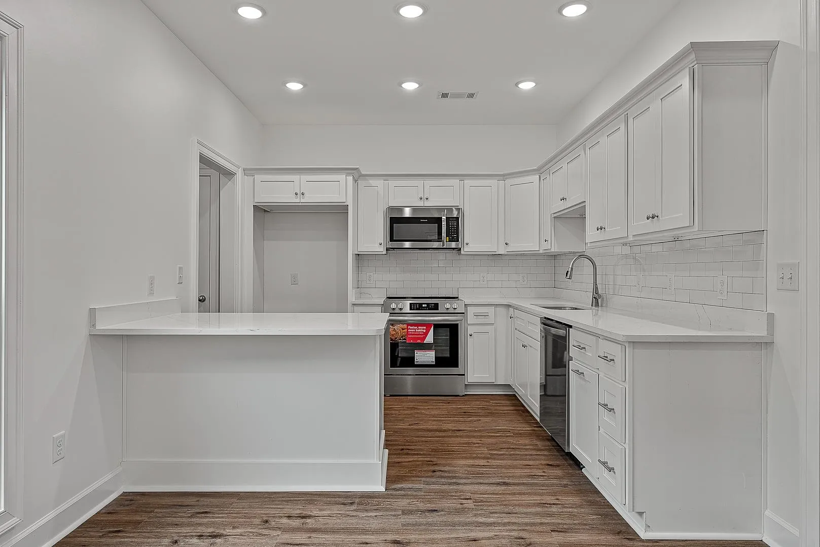 Property at 1816 N Oak - Image 12