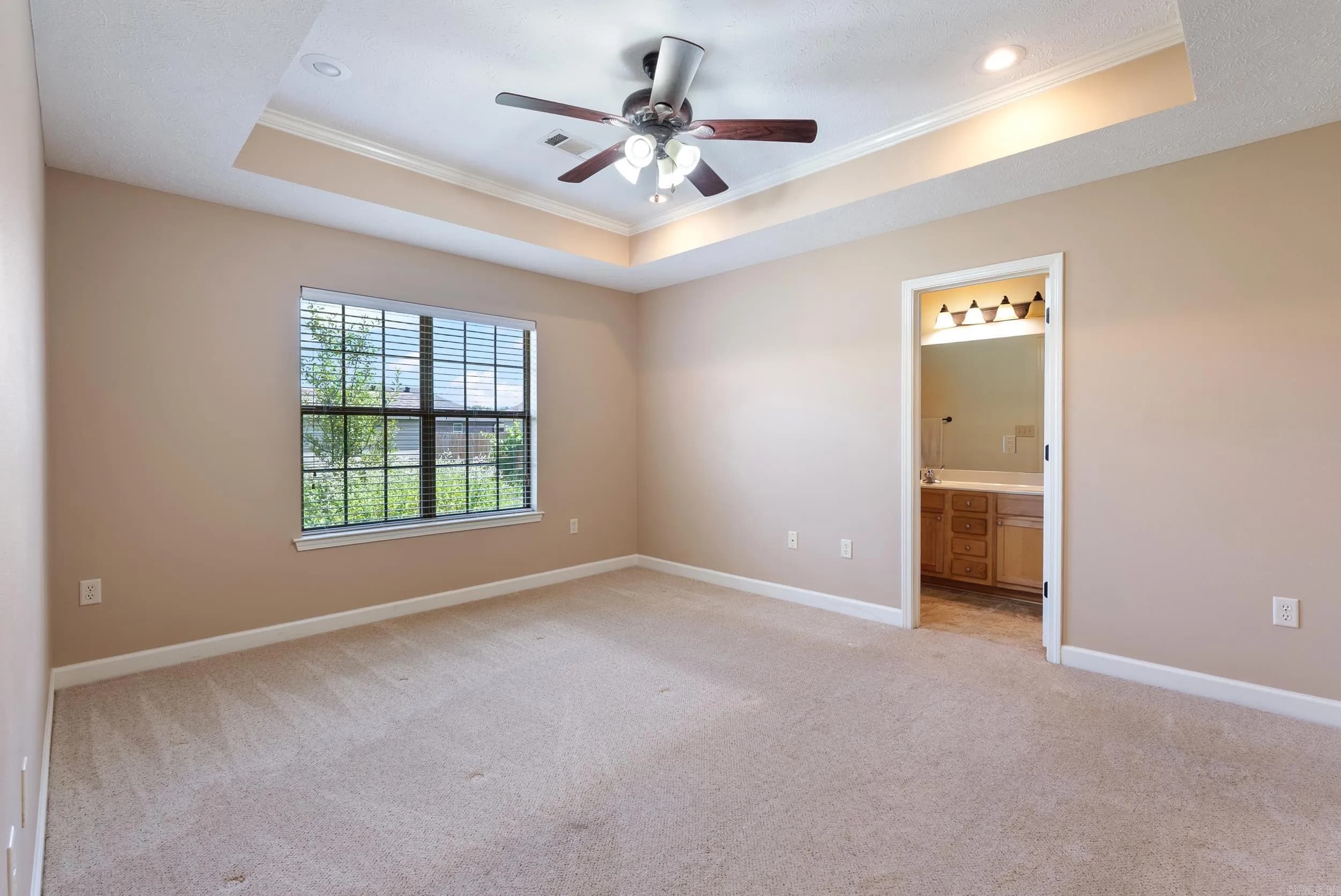 Property at 16  Amethyst - Image 9