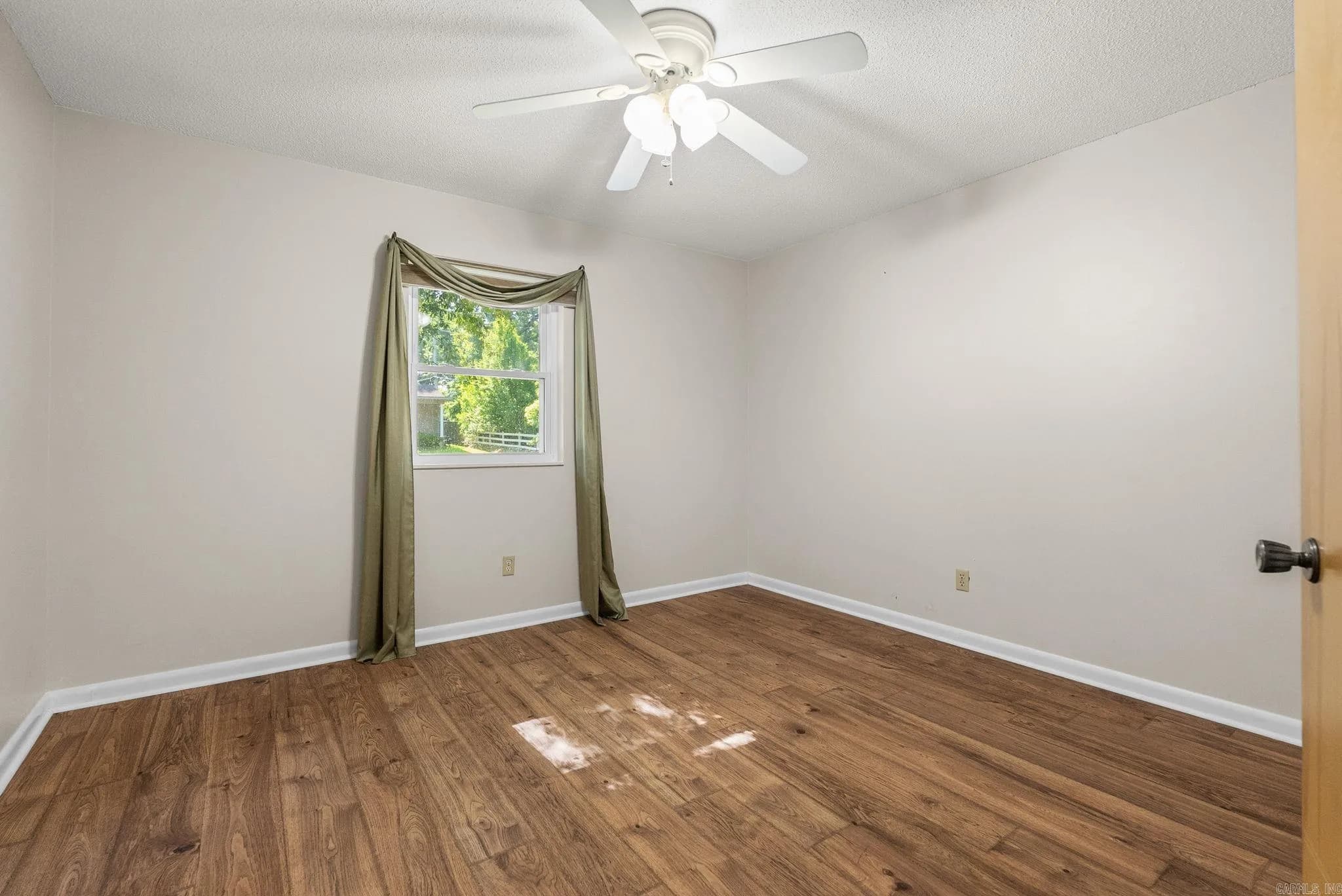 Property at 4403  Westridge - Image 32
