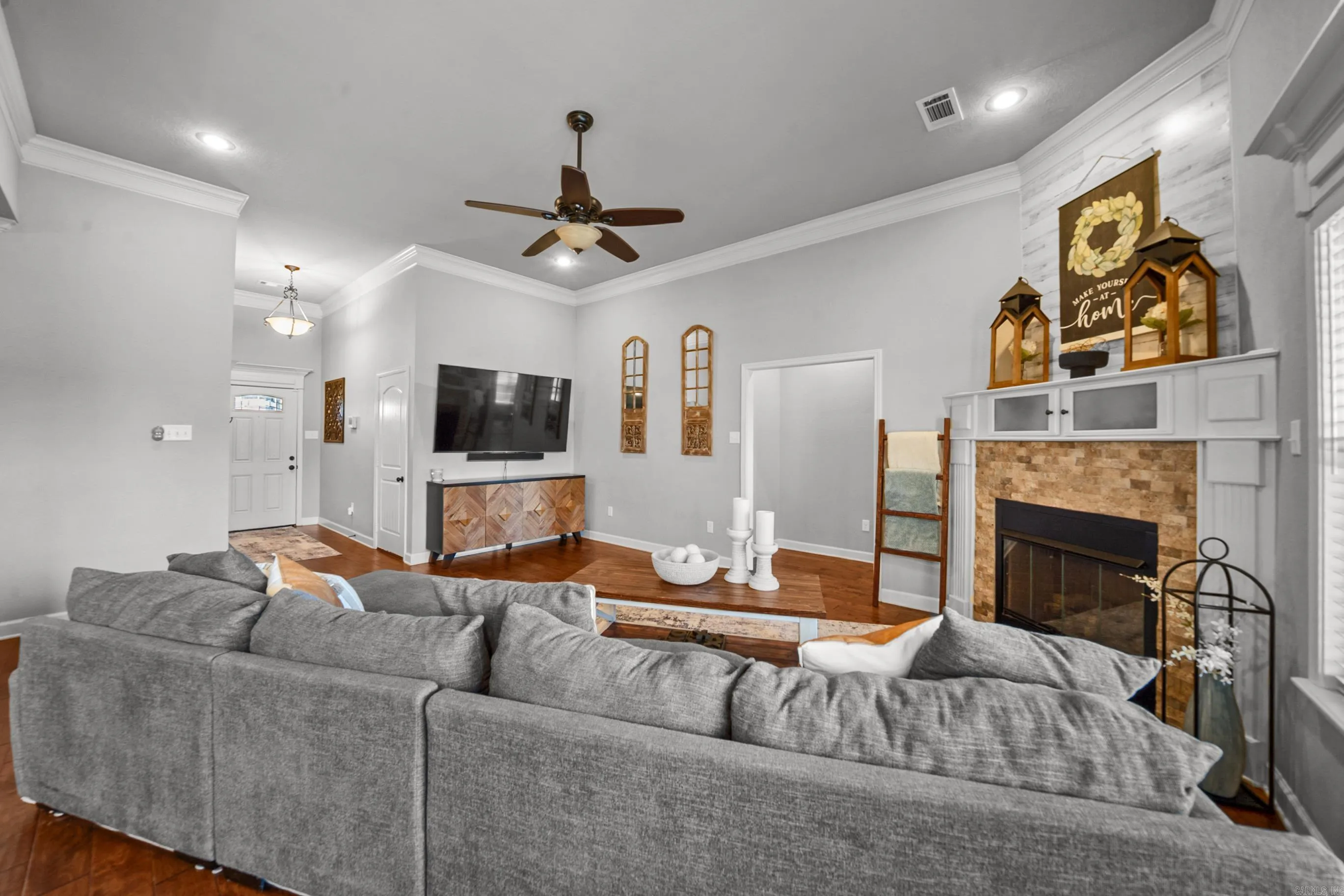 Property at 730  Mango loop - Image 19