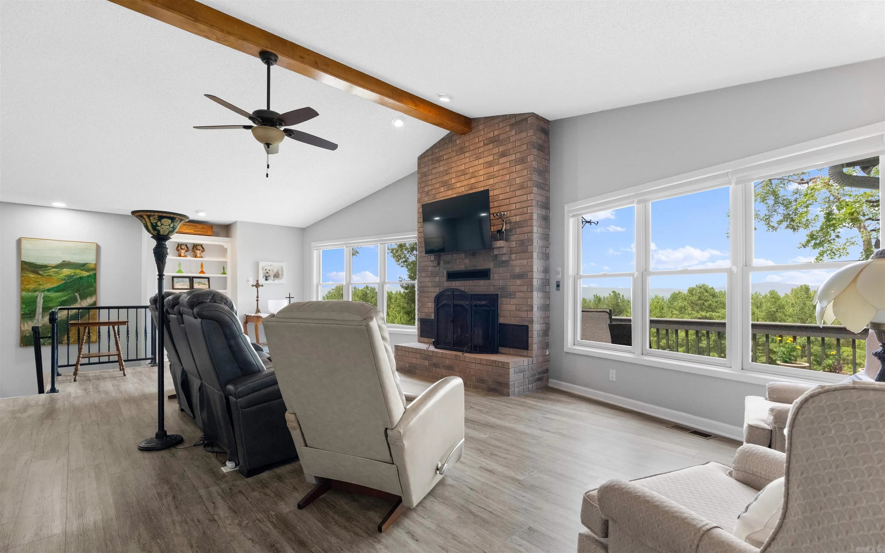 Property at 25  Cadiz - Image 9