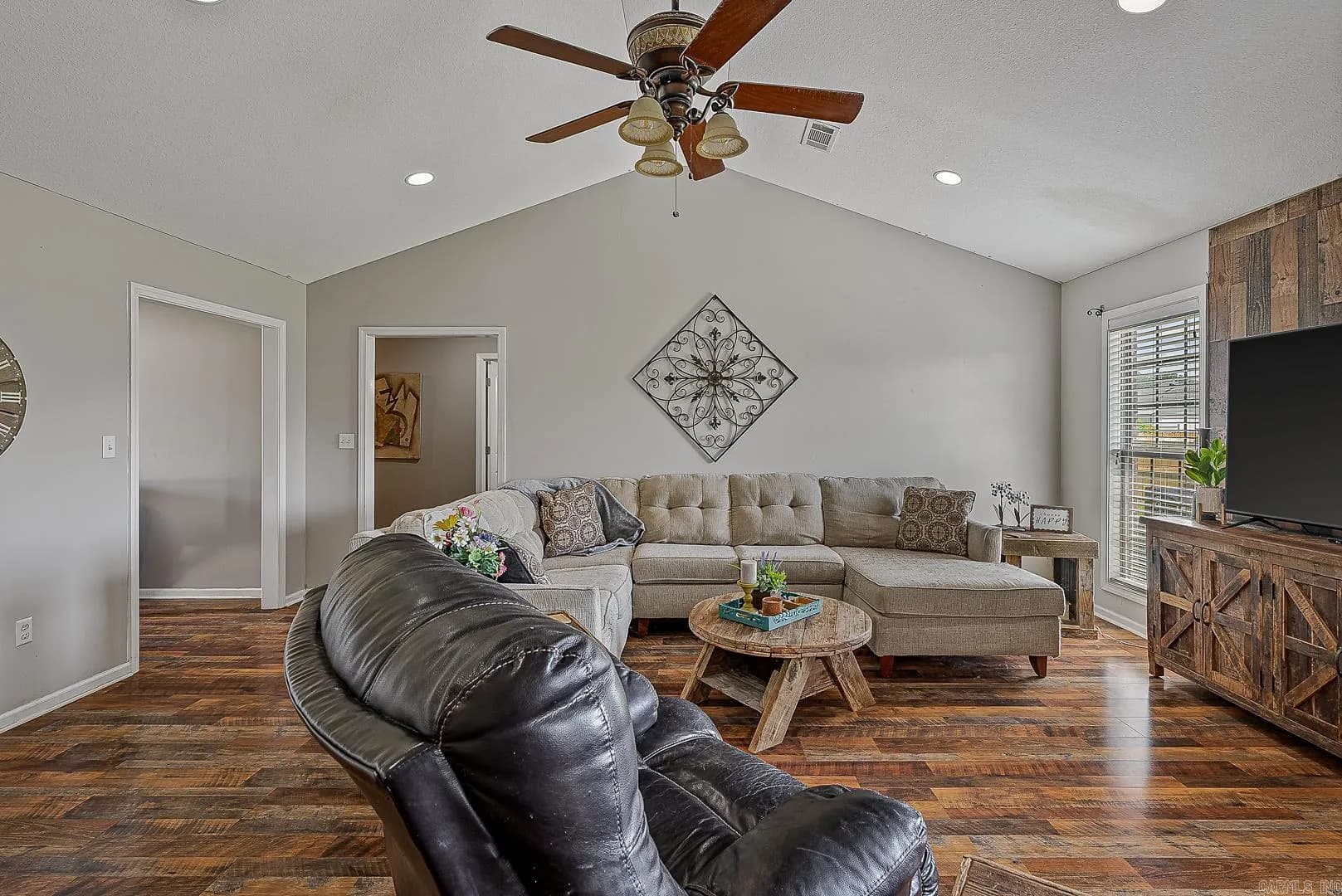 Property at 5007 S 28th st. - Image 8