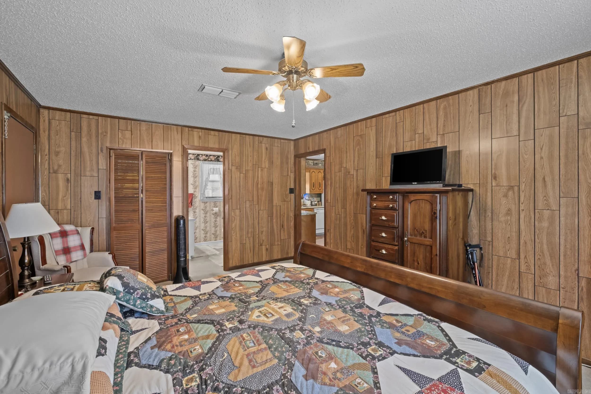 Property at 128 N Valley - Image 14
