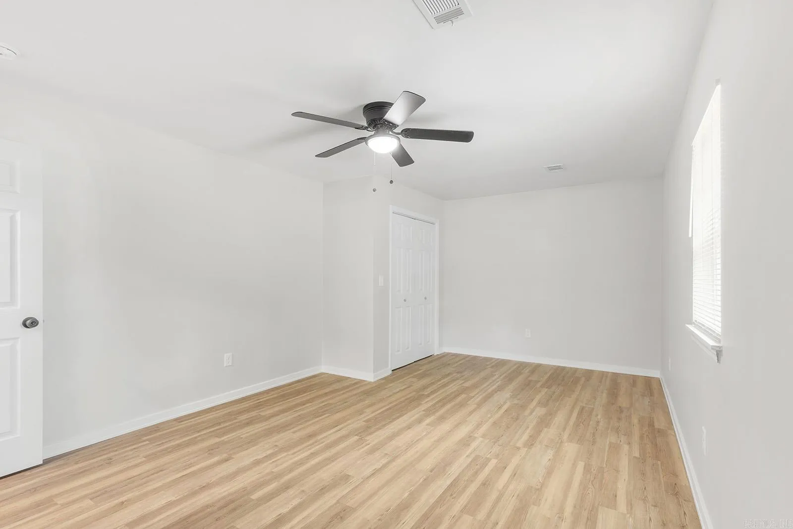Property at 1617 S Valentine - Image 16
