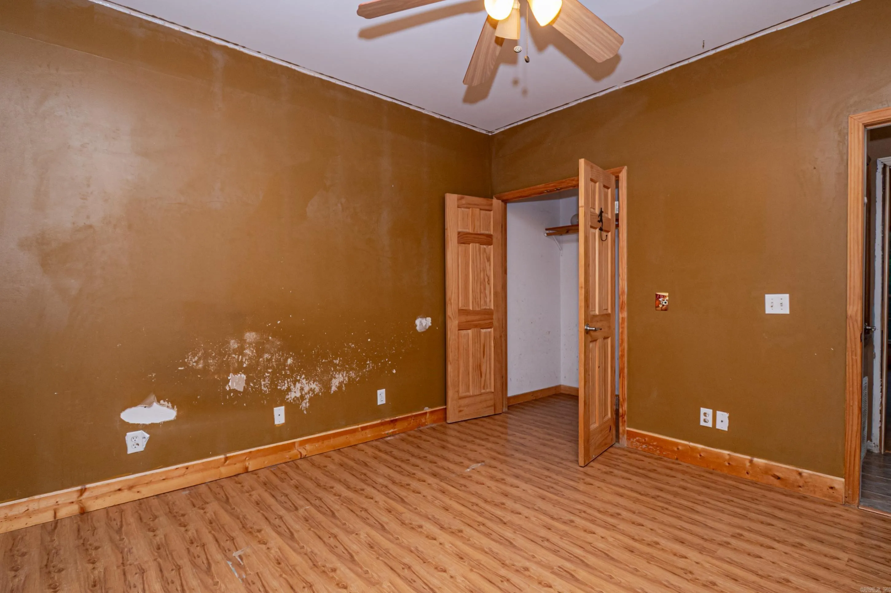 Property at 114  Colony east dr - Image 9