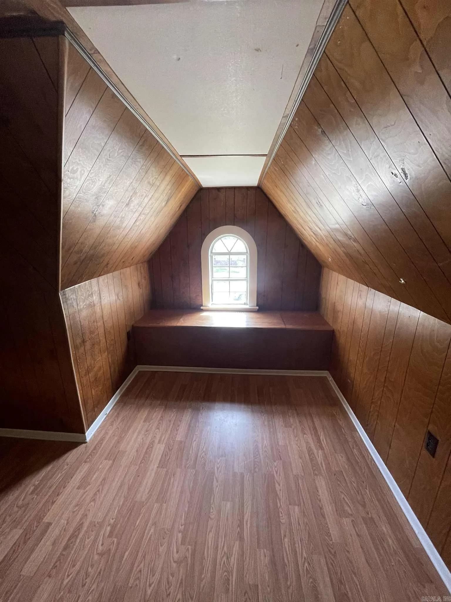 Property at 808 S College - Image 22