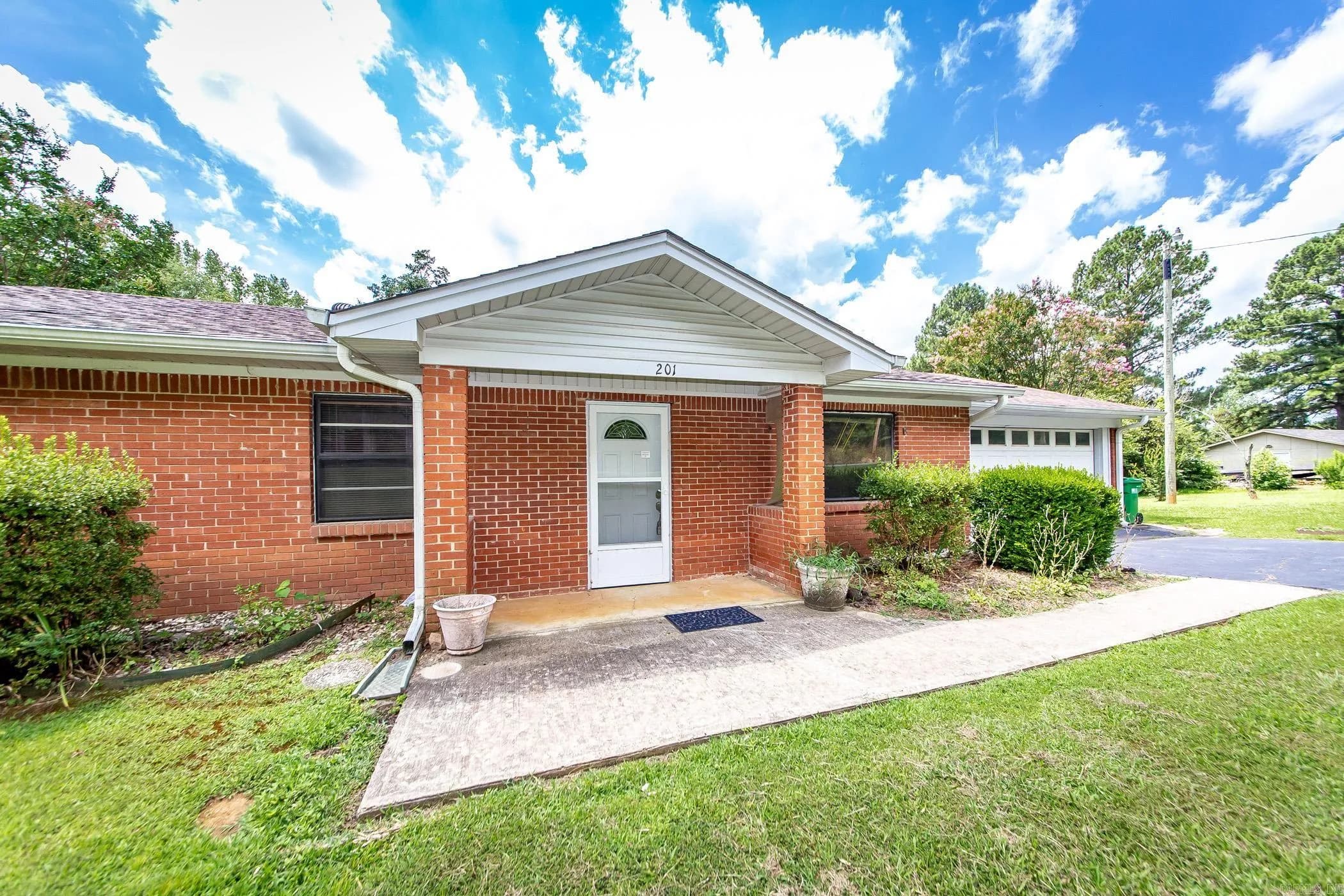 Property at 201 W Carmichael - Image 4
