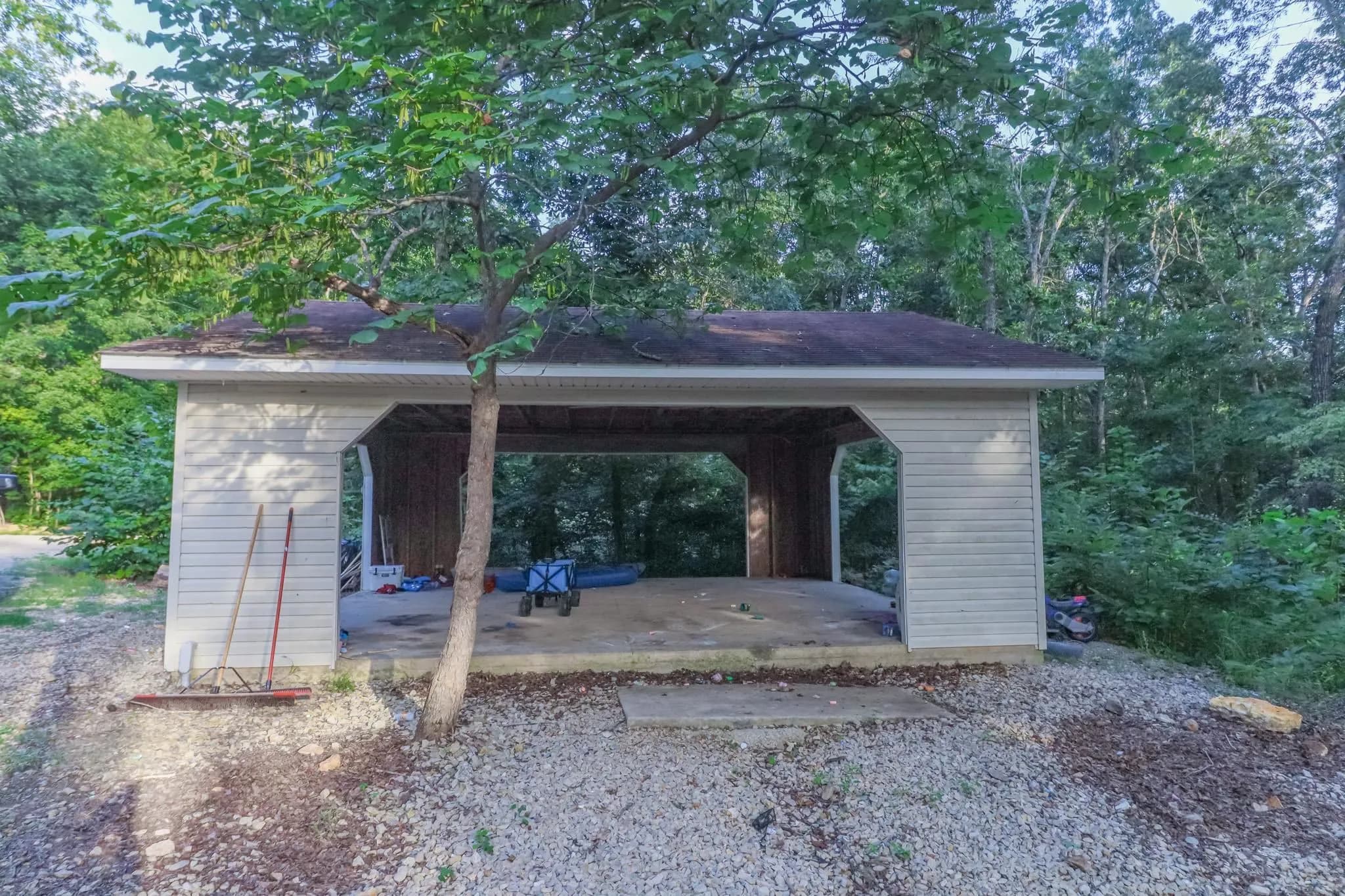 Property at 48 E Lakeshore - Image 13