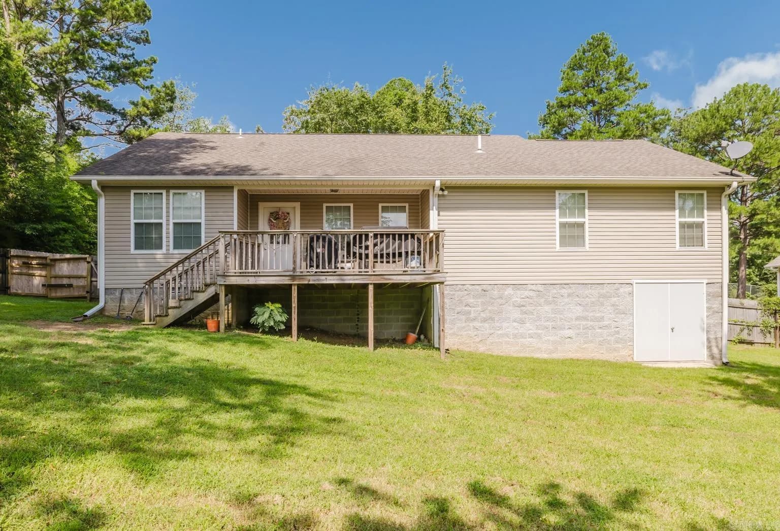 Property at 105  Parkland - Image 36