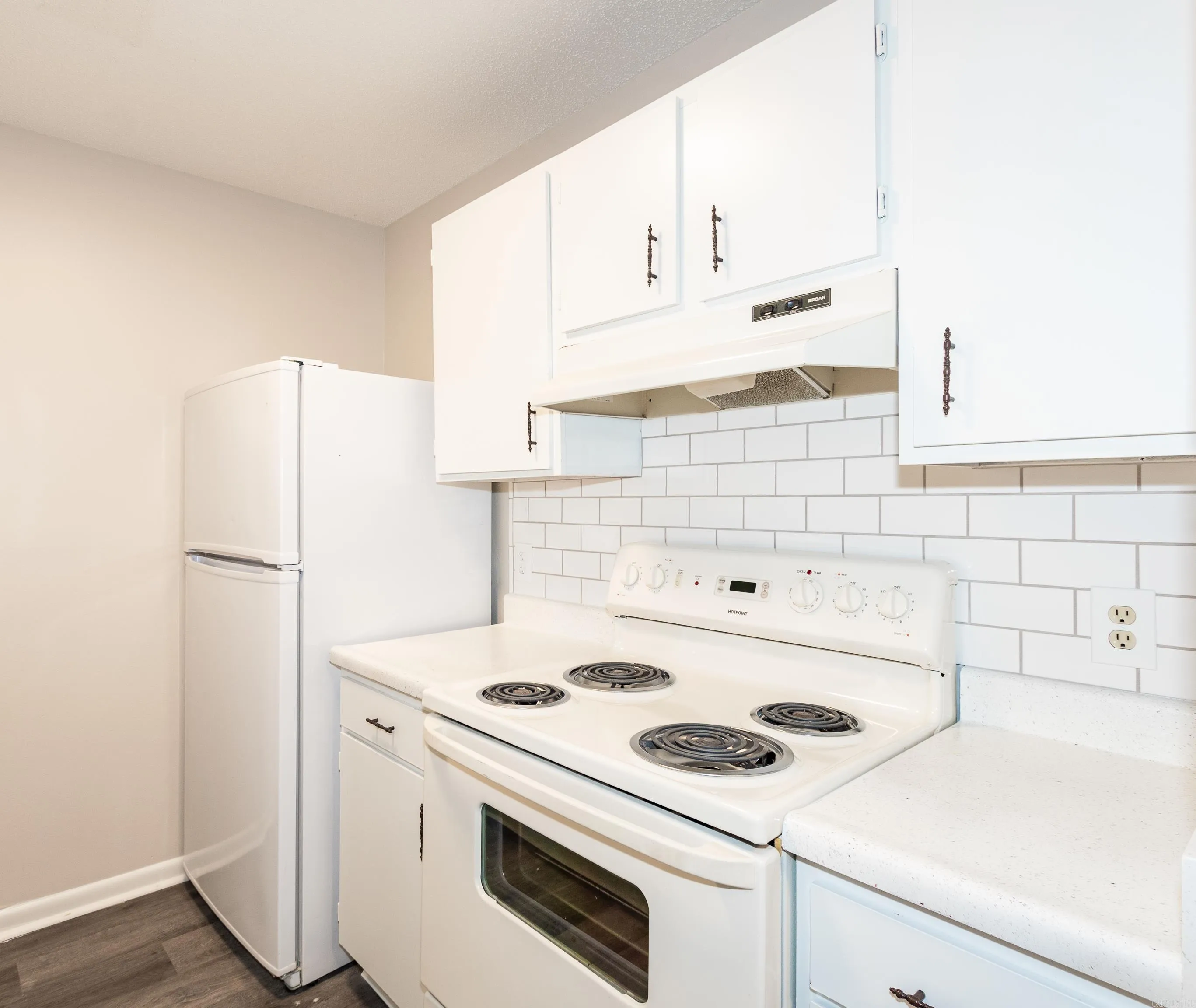 Property at 1100  Brookside, 36 - Image 3