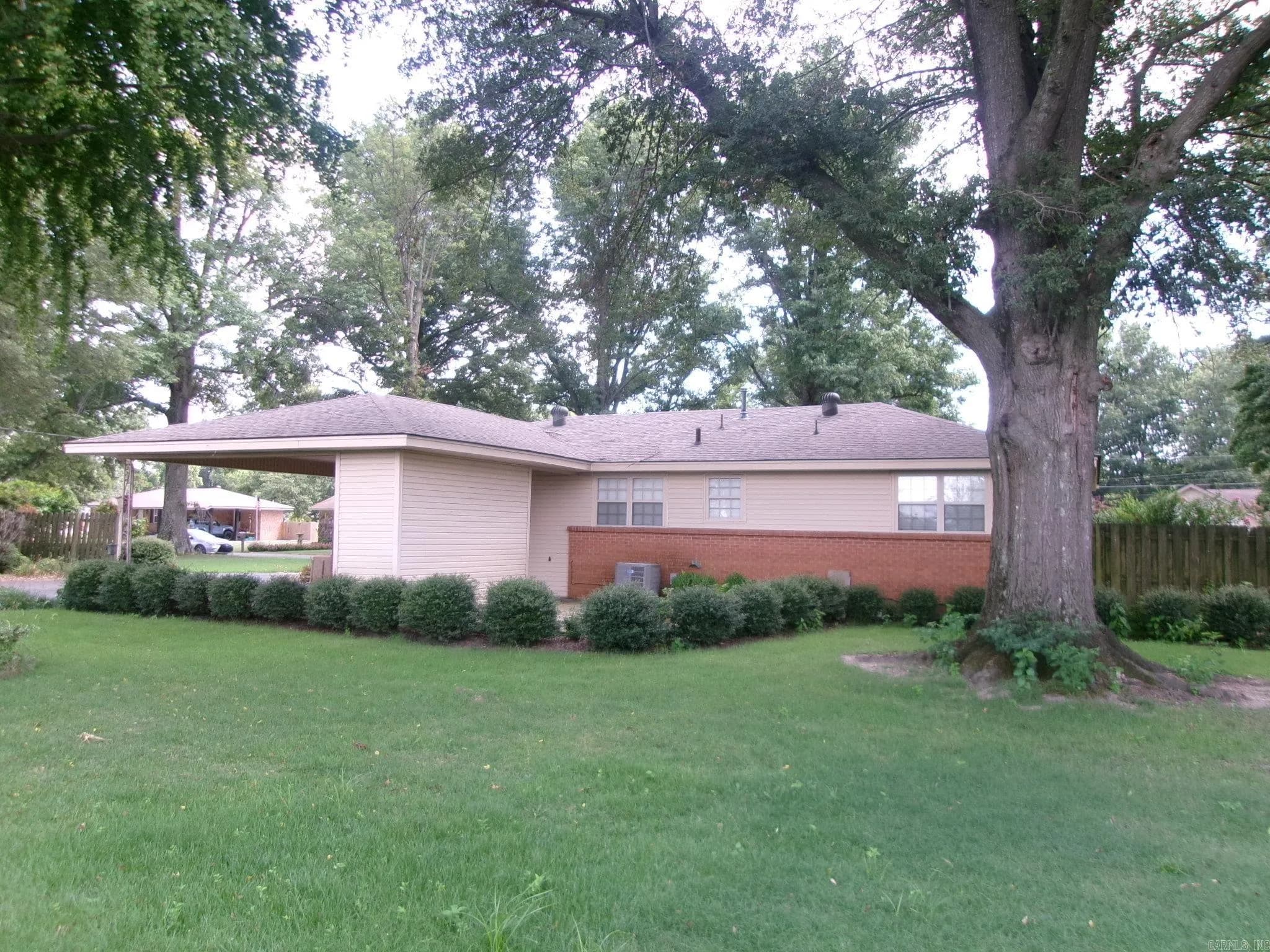 Property at 612  Finch - Image 4