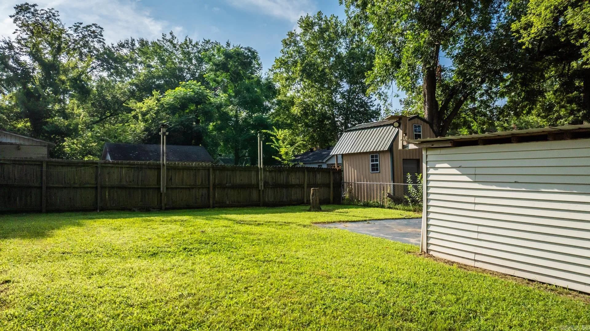 Property at 1300  Parkway - Image 20