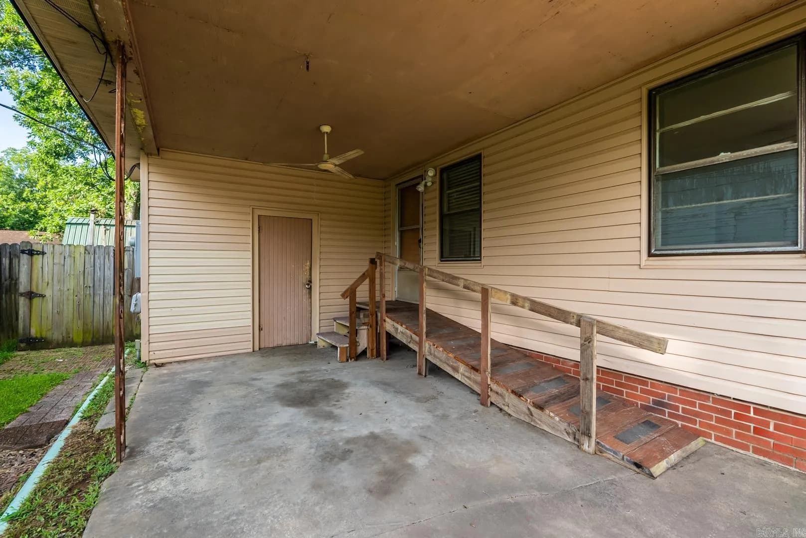 Property at 1300  Parkway - Image 17