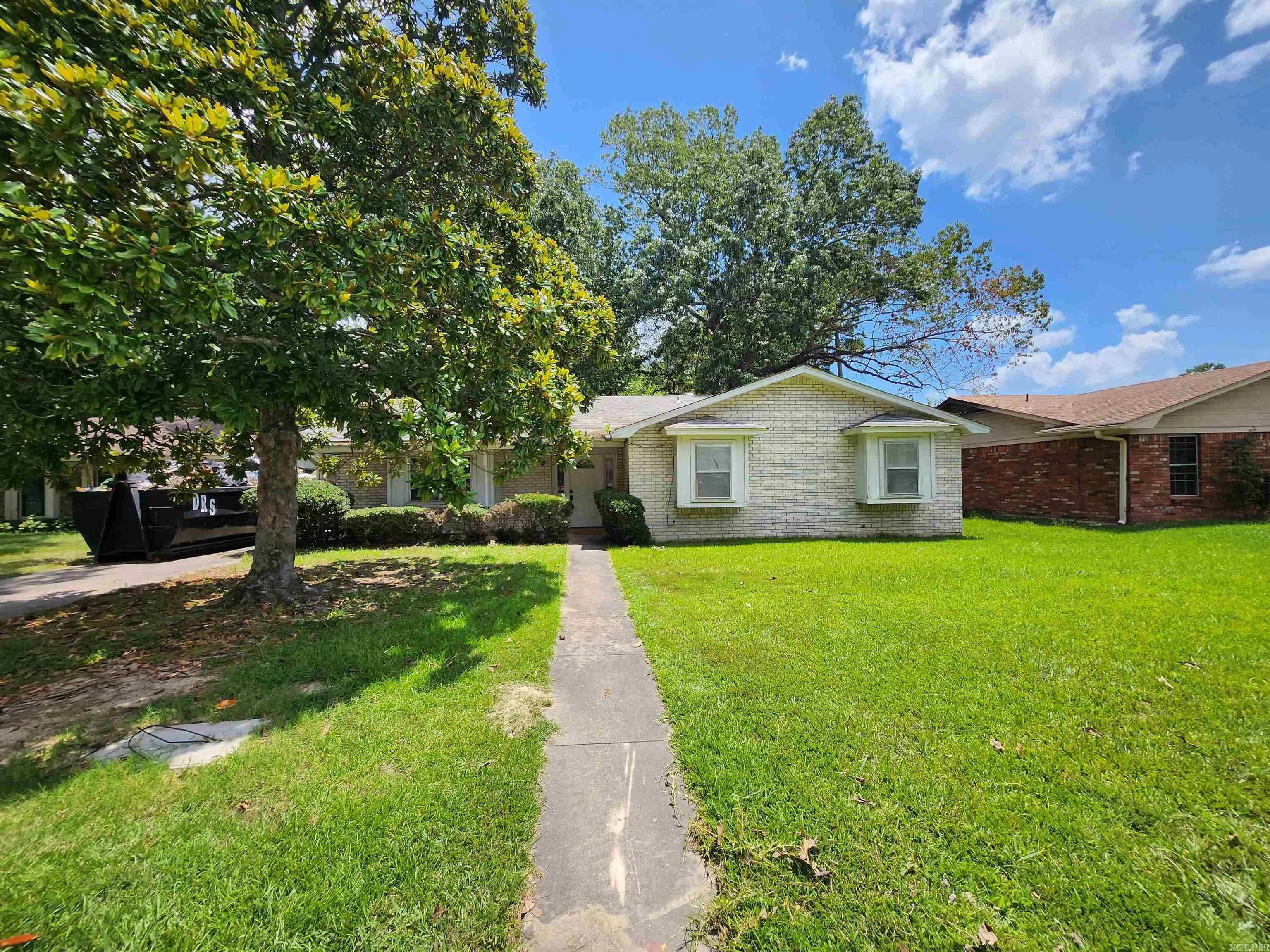 Property at 9  La salle - Image 1