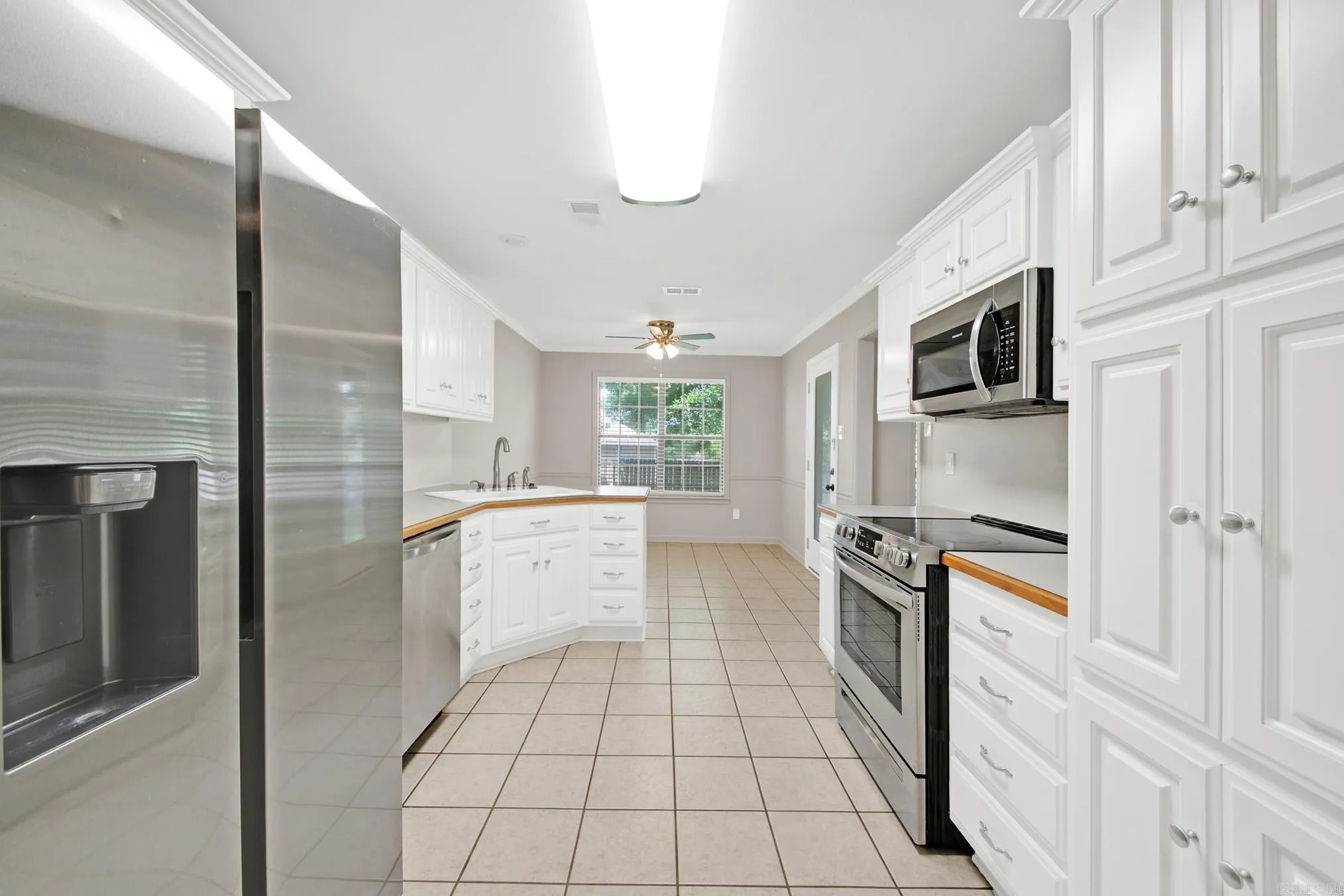 Property at 14  Haywood - Image 9
