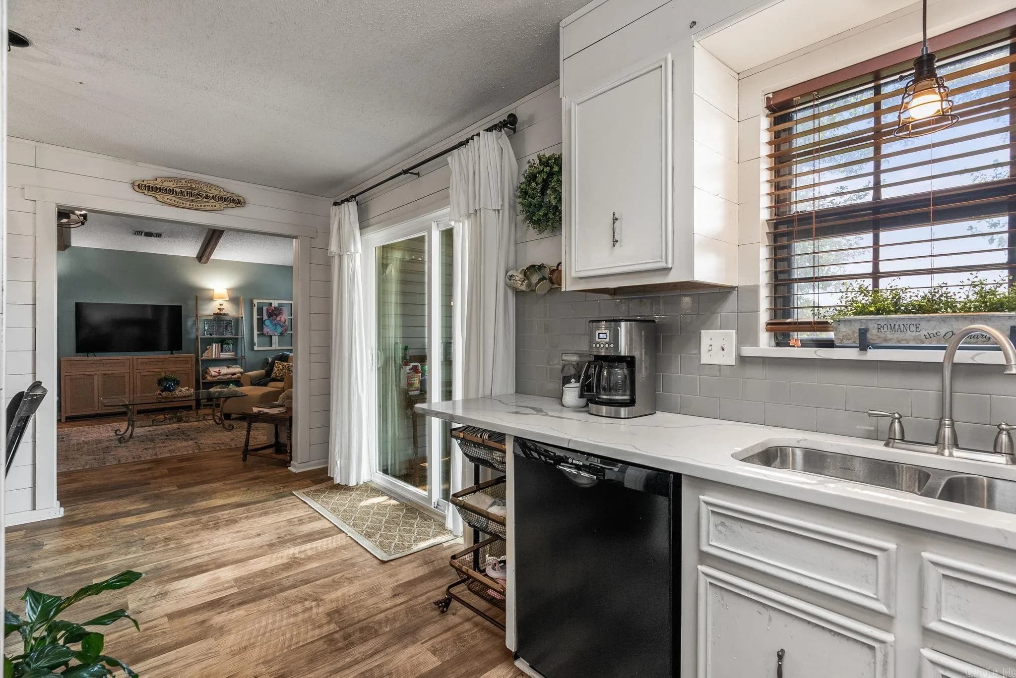 Property at 2613  Ozark - Image 29