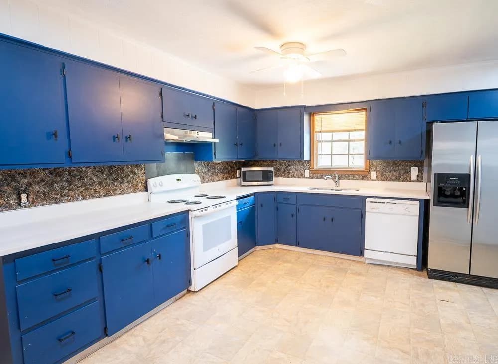 Property at 9516  Wiggins - Image 11