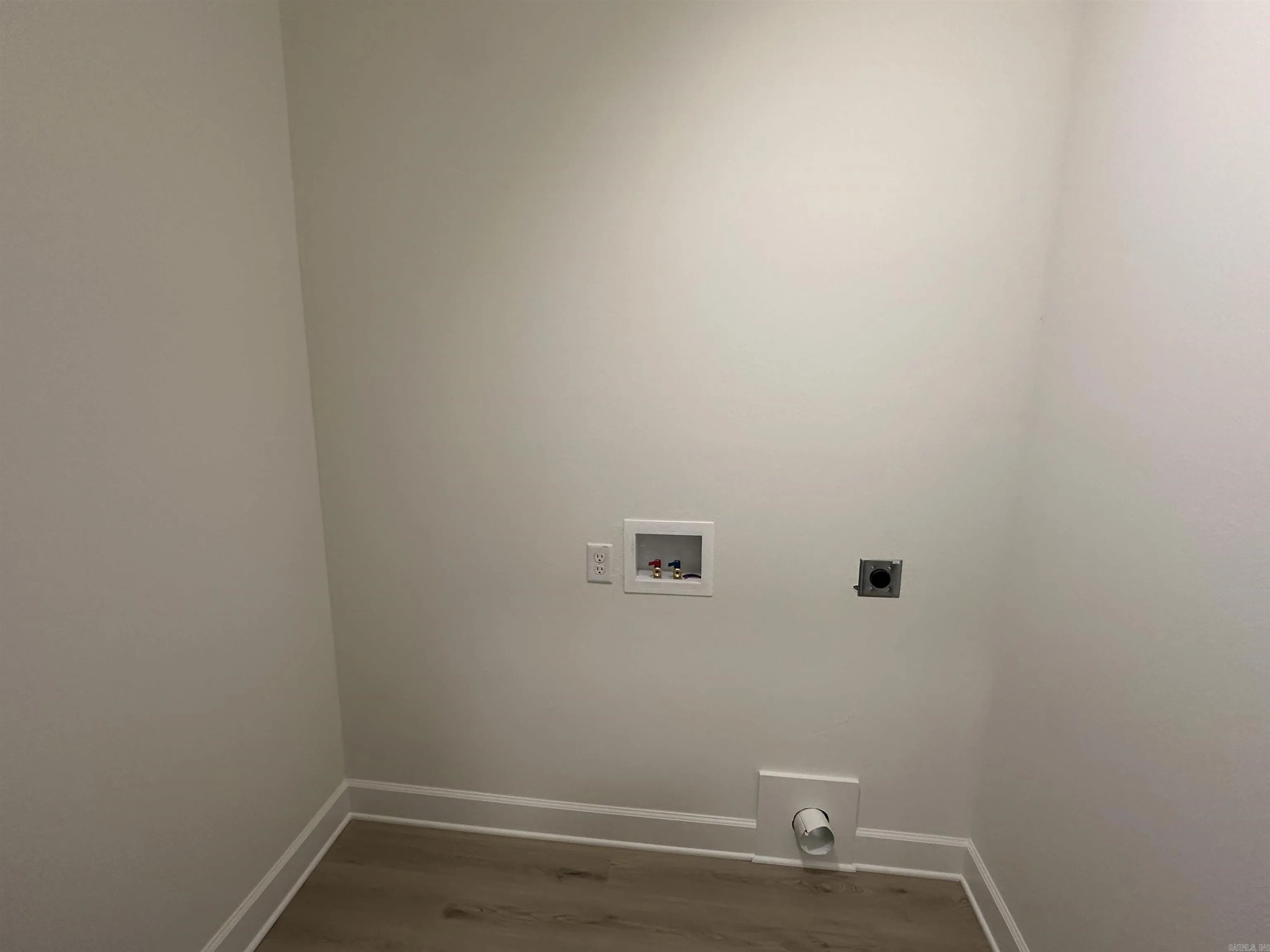 Property at 2218  Nichols - Image 20