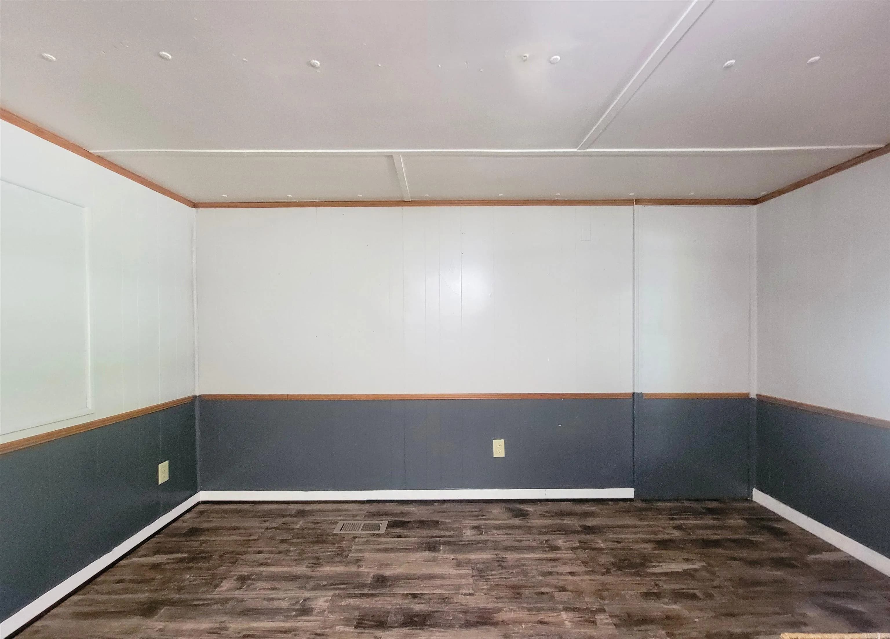 Property at 2205  Claud - Image 17