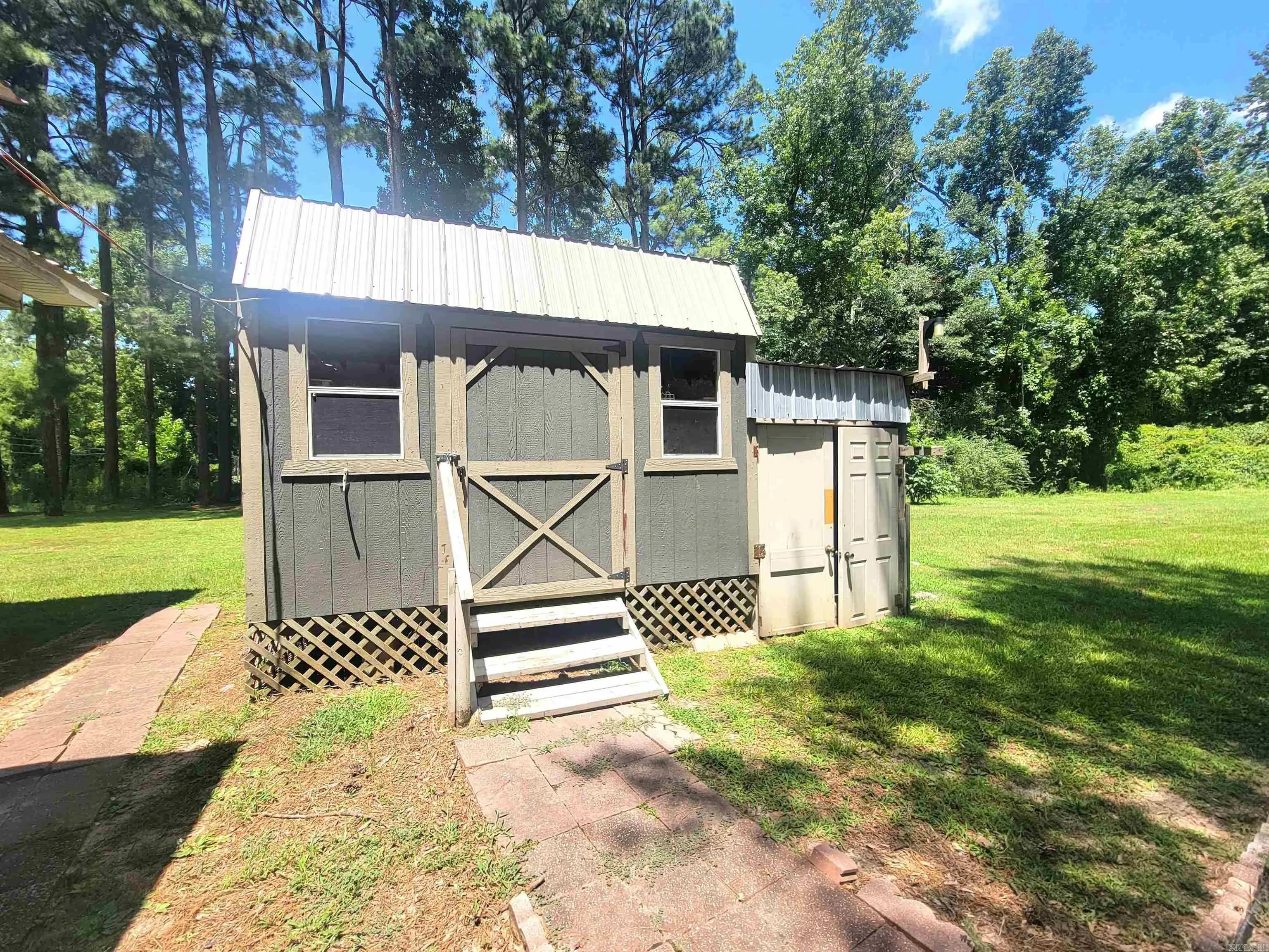 Property at 2205  Claud - Image 9