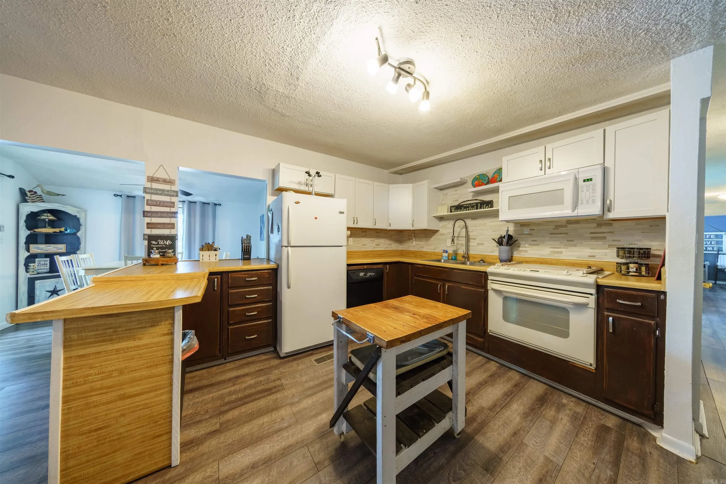 Property at 71  Lakeside dr - Image 9