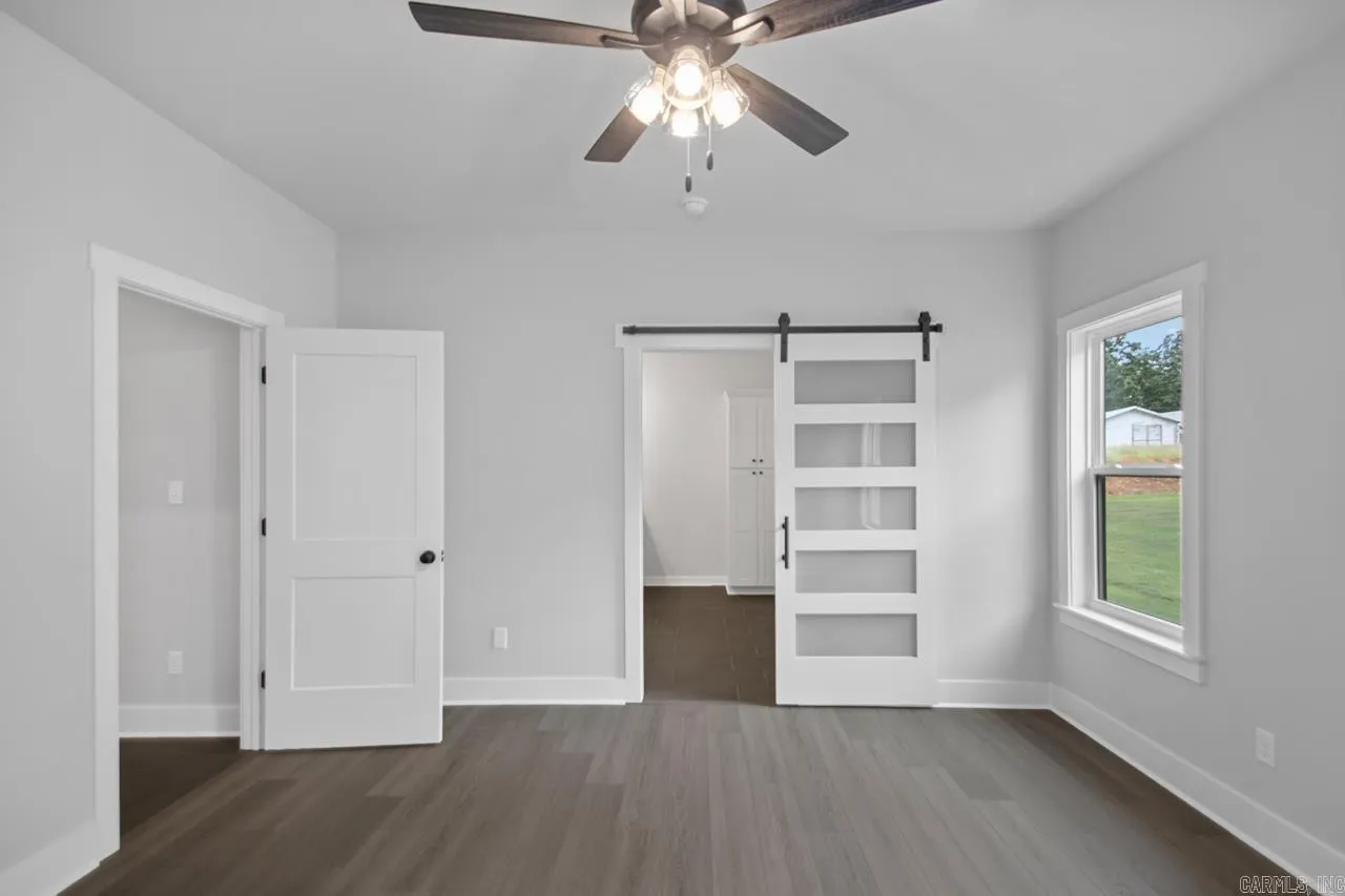 Property at 808  Richard - Image 24