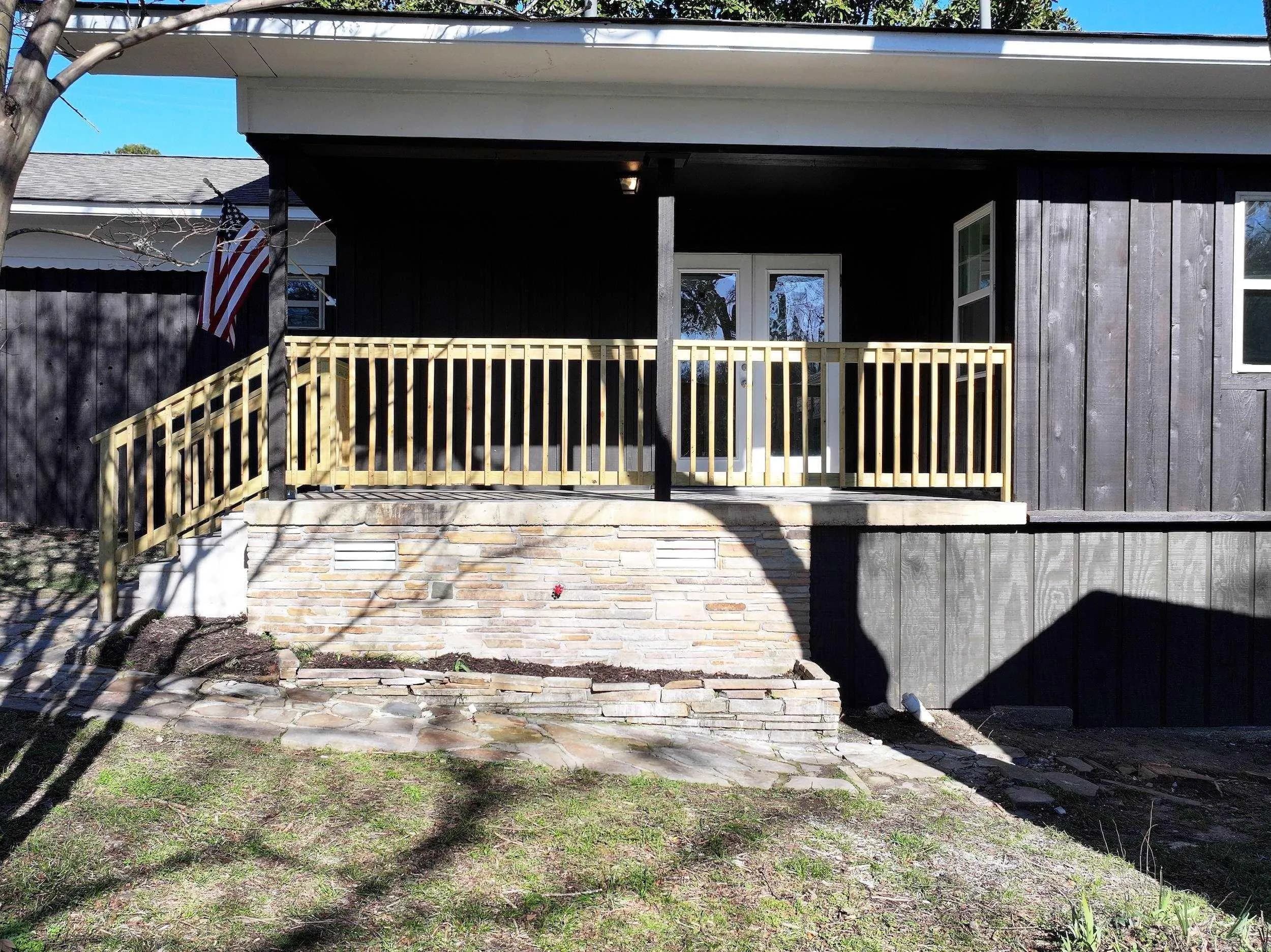 Property at 503 E Broadway - Image 4