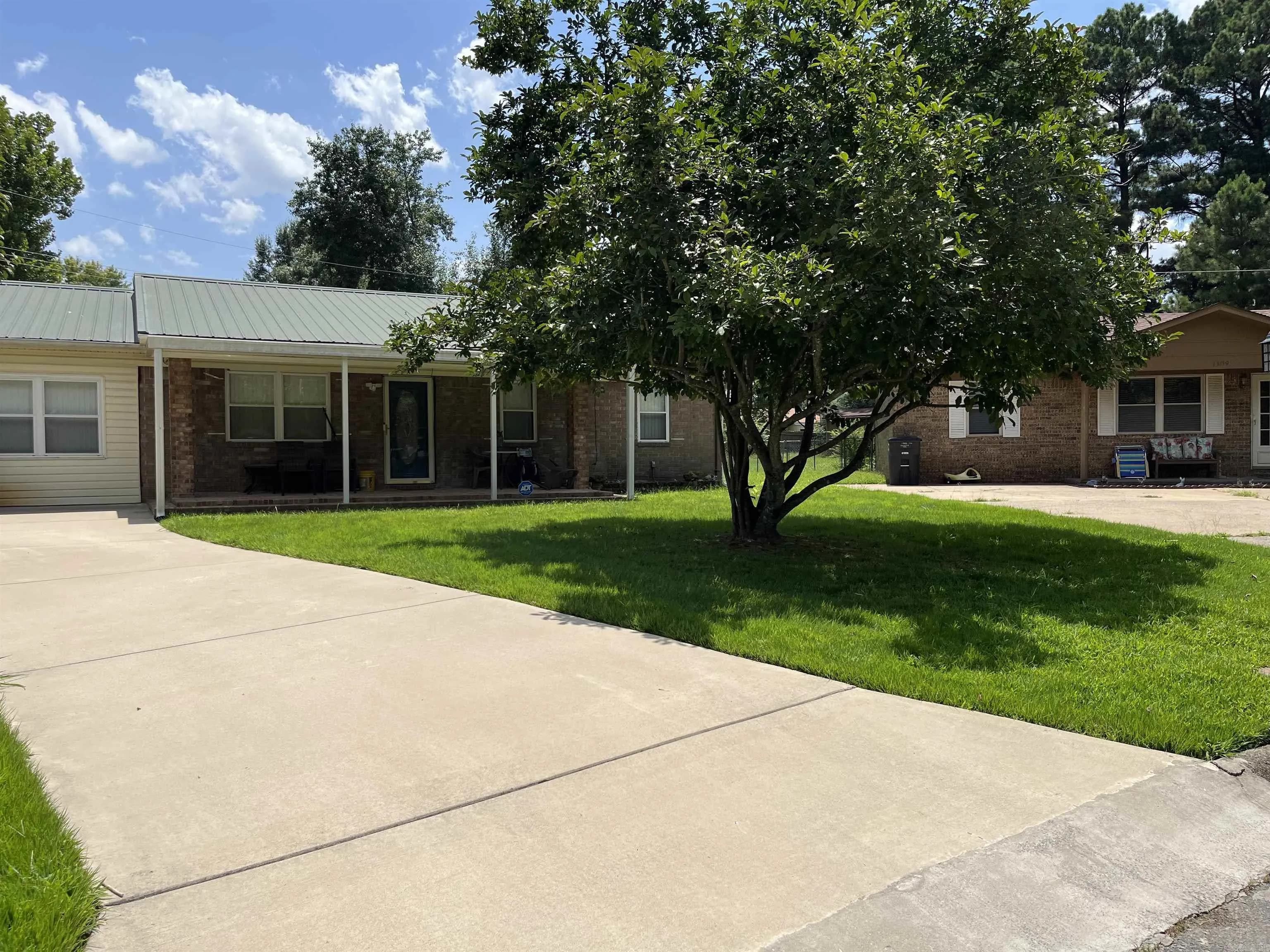 Property at 1401  Tamara - Image 2
