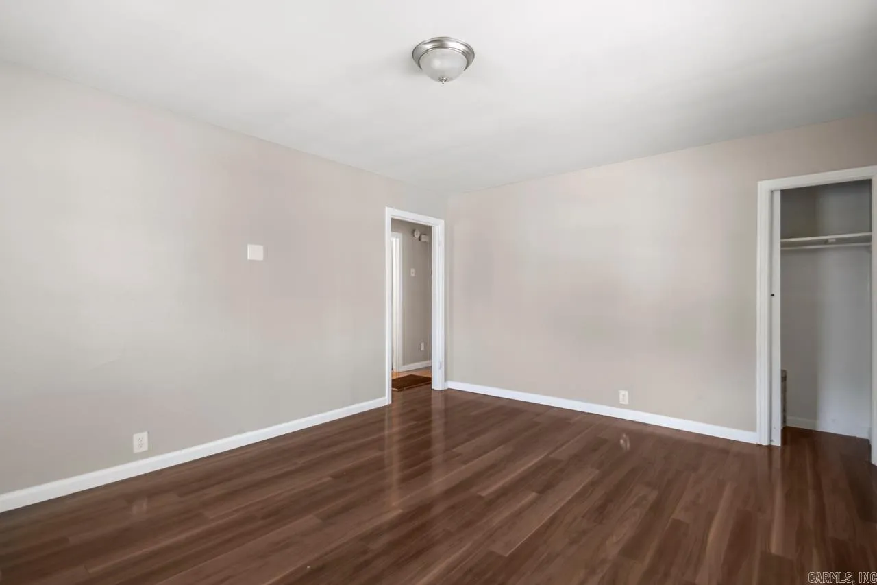 Property at 1320 S Summit - Image 8
