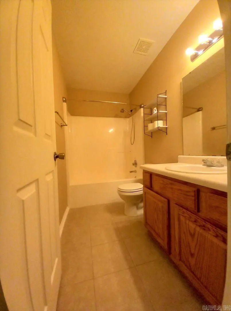 Property at 1116  Kenwood - Image 17
