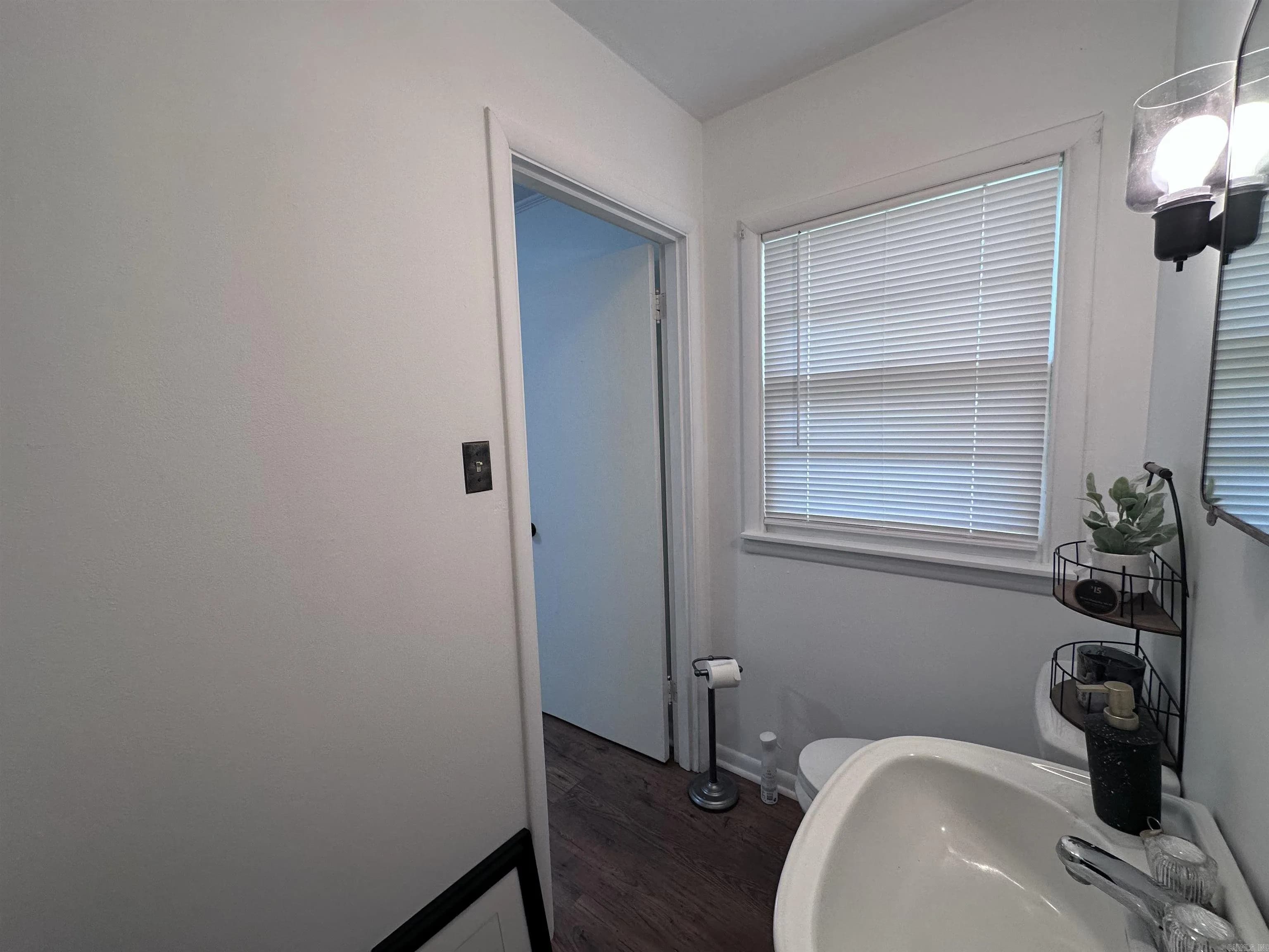 Property at 1932  Greene 847 - Image 6