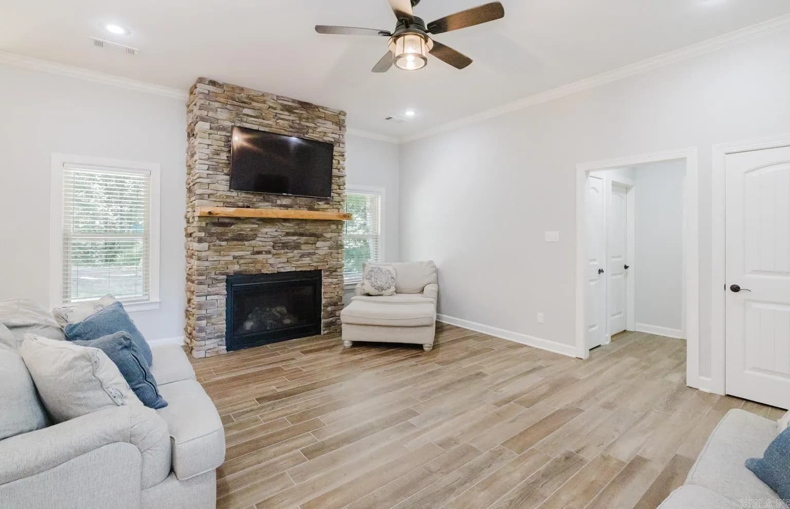 Property at 1017  Mobeth - Image 10