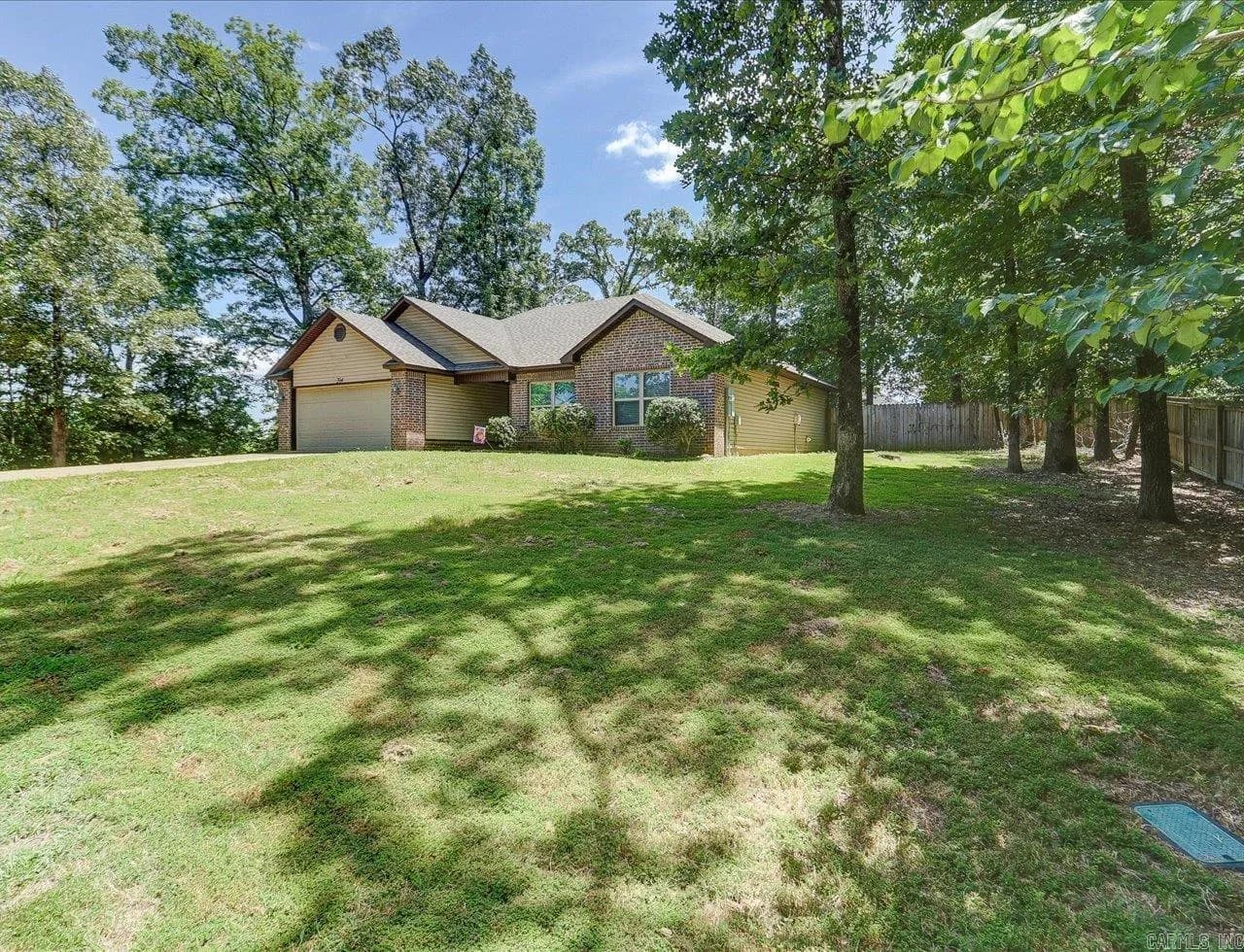 Property at 204  Luek - Image 3