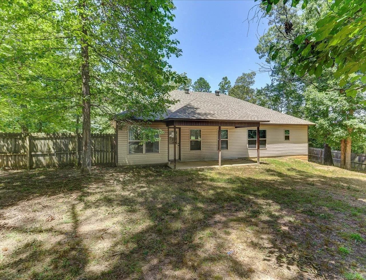 Property at 204  Luek - Image 39