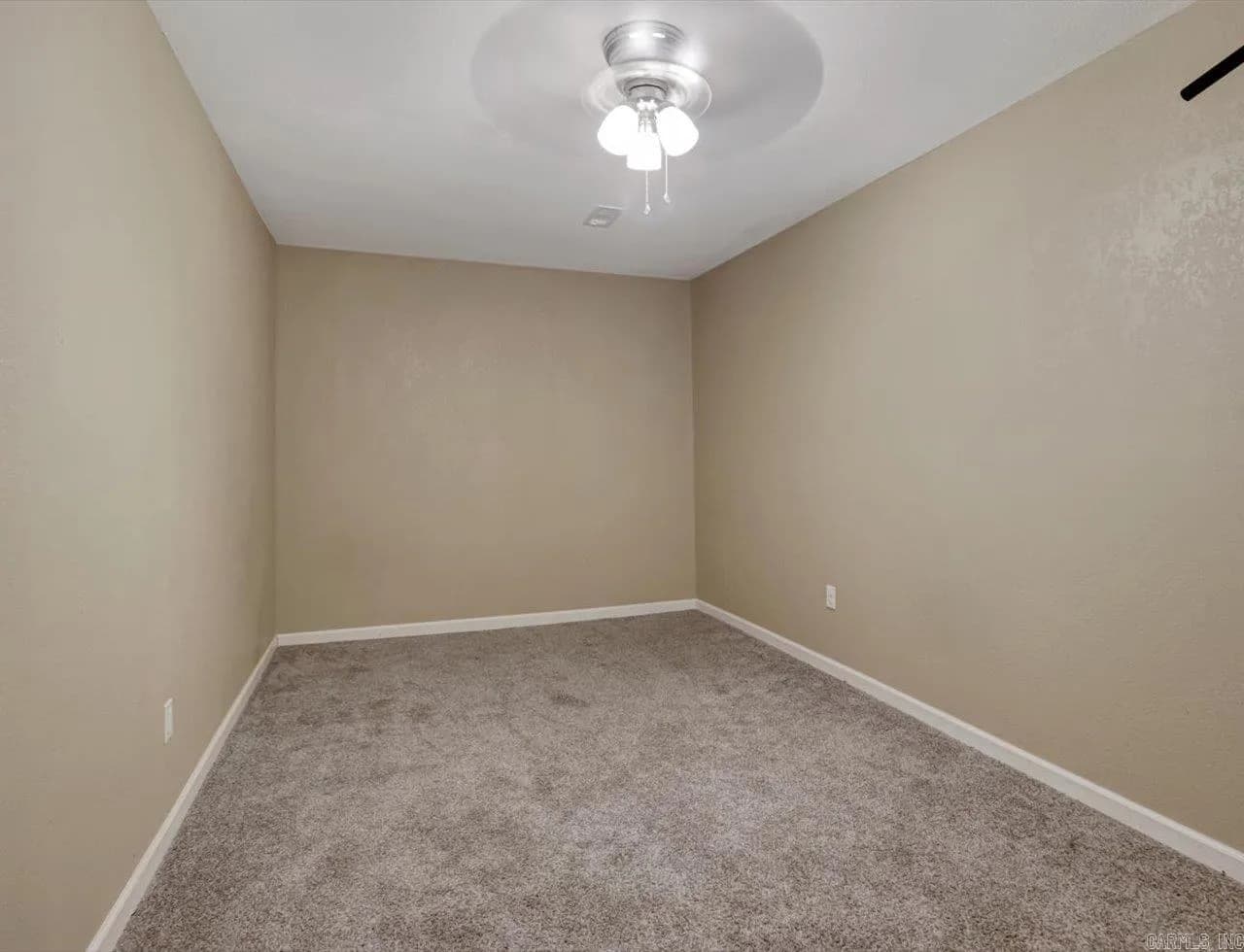 Property at 204  Luek - Image 30