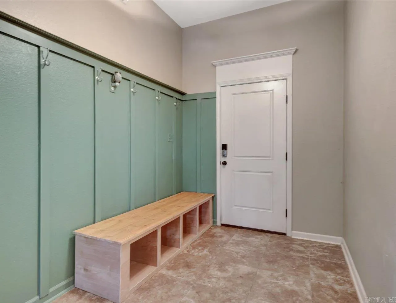 Property at 204  Luek - Image 8