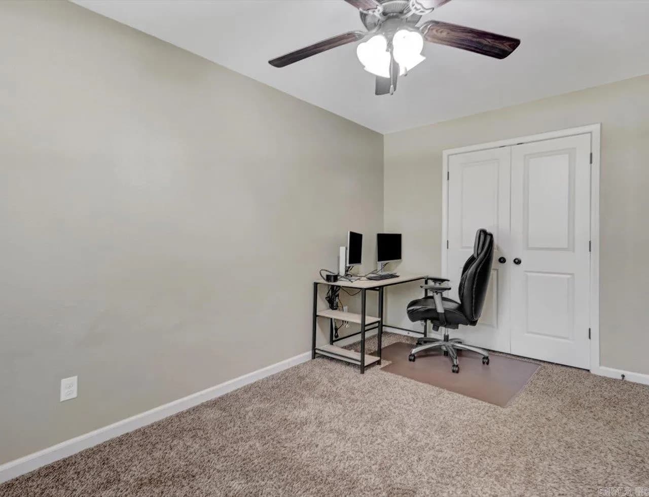 Property at 204  Luek - Image 28