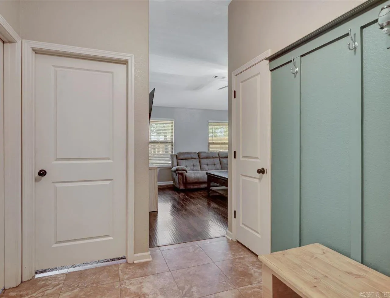 Property at 204  Luek - Image 9