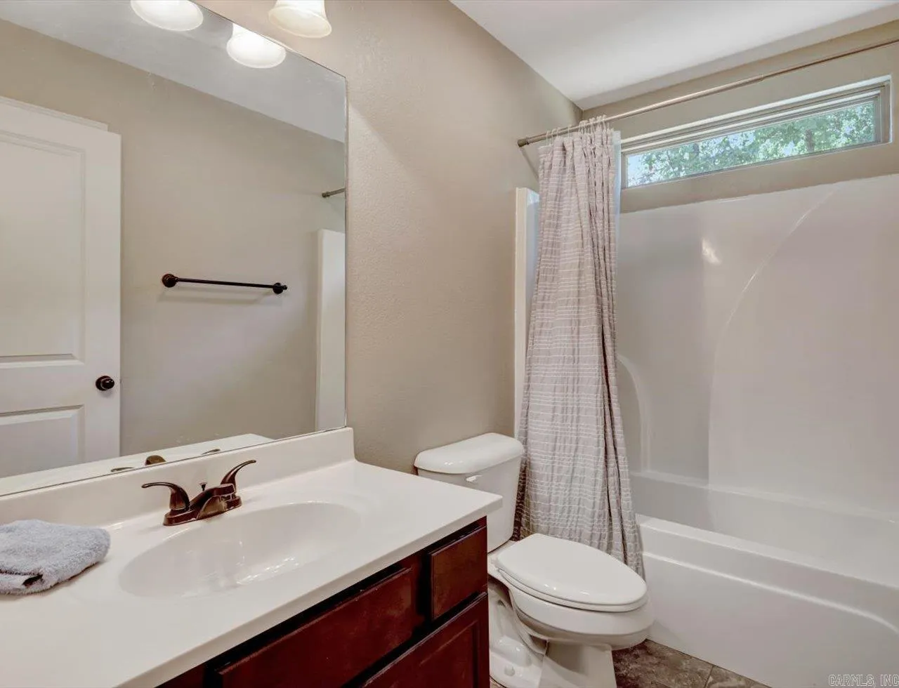 Property at 204  Luek - Image 26