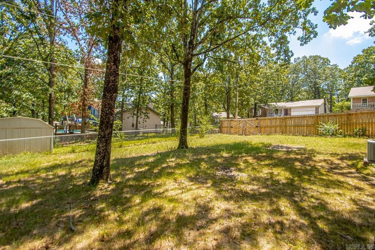 Property at 115  Elwood - Image 23
