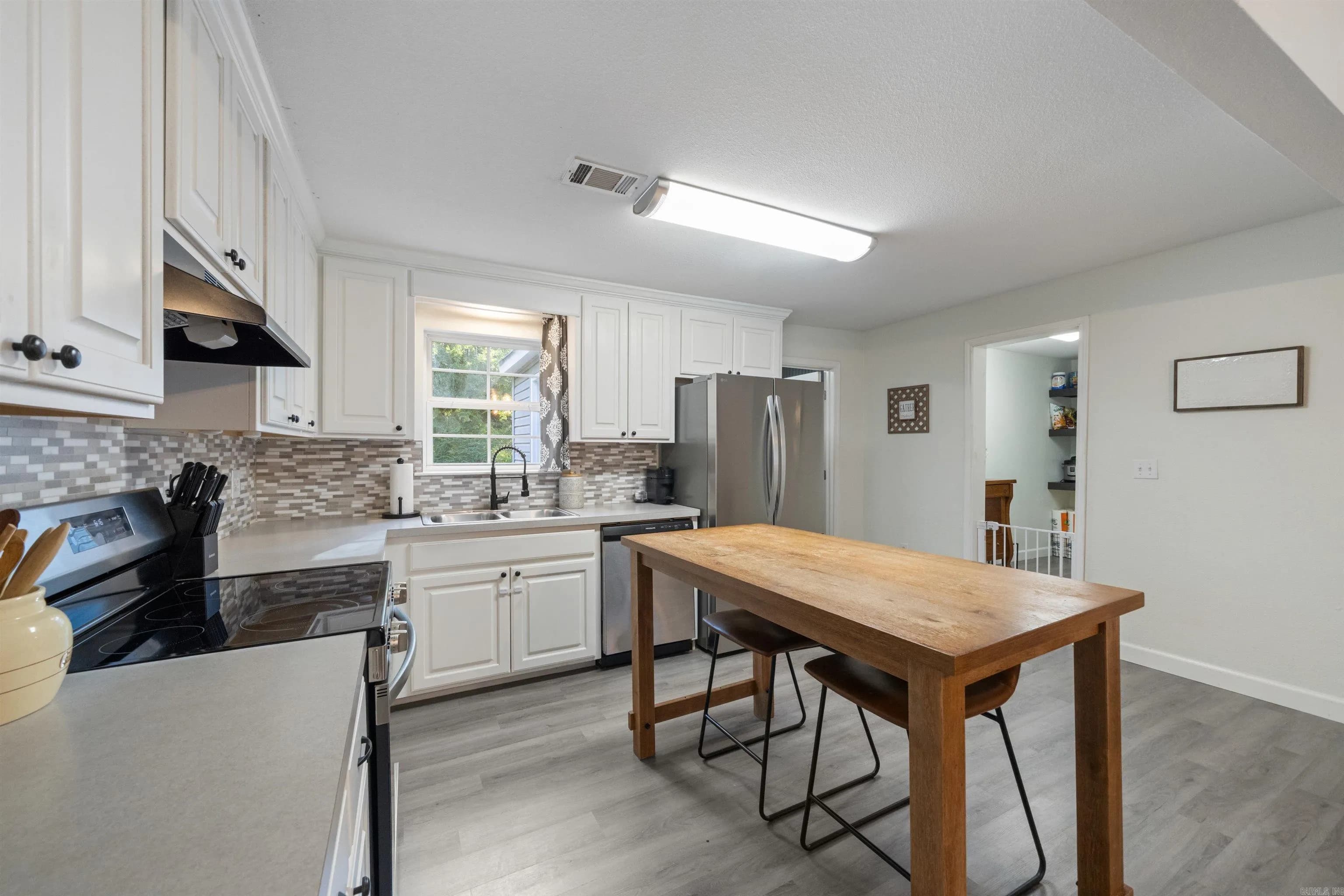 Property at 272  Grant 167048 - Image 13