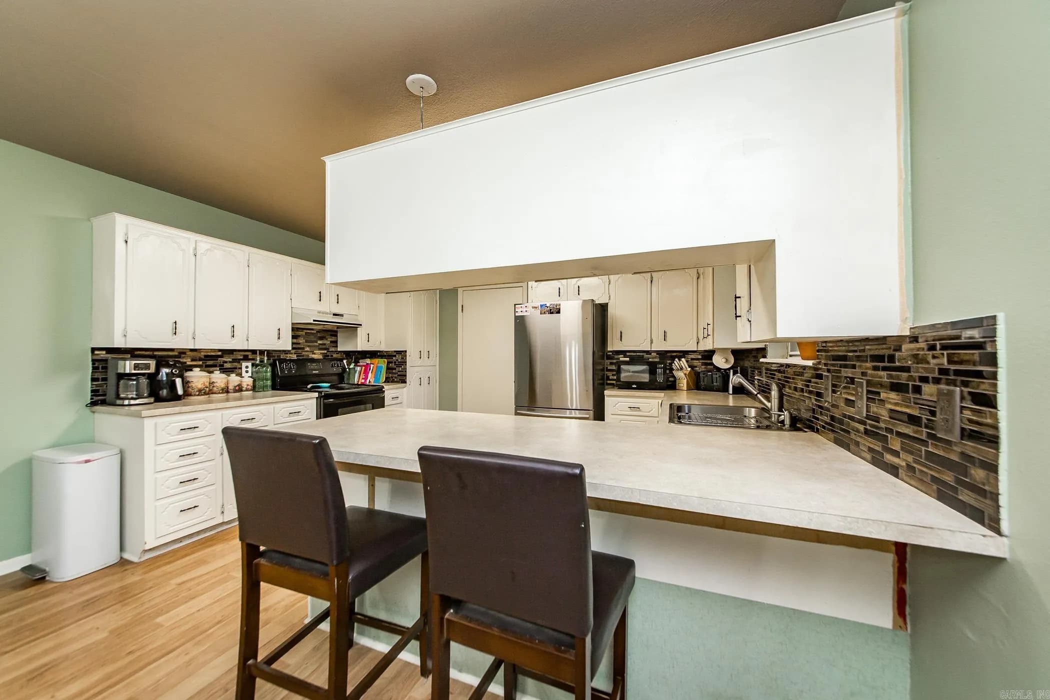 Property at 1804  Applewood - Image 11
