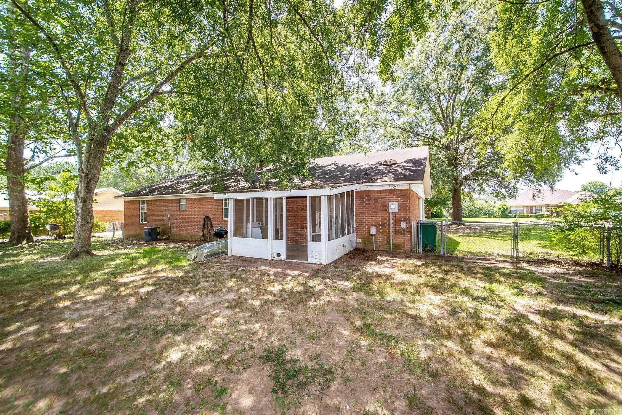 Property at 1804  Applewood - Image 29