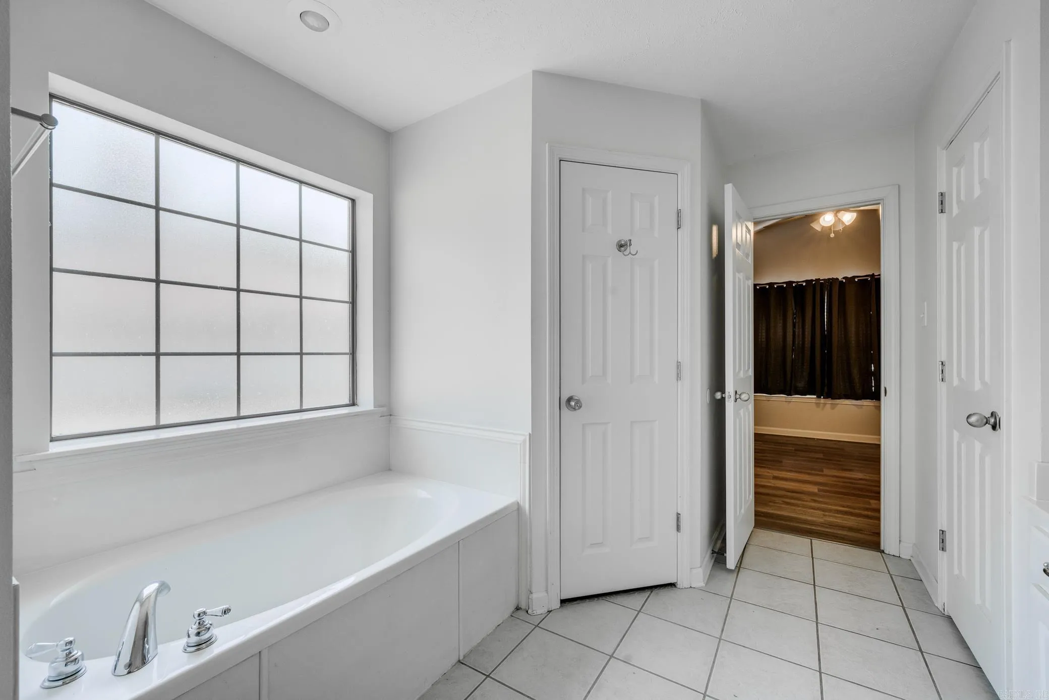 Property at 51  Rosebud - Image 25