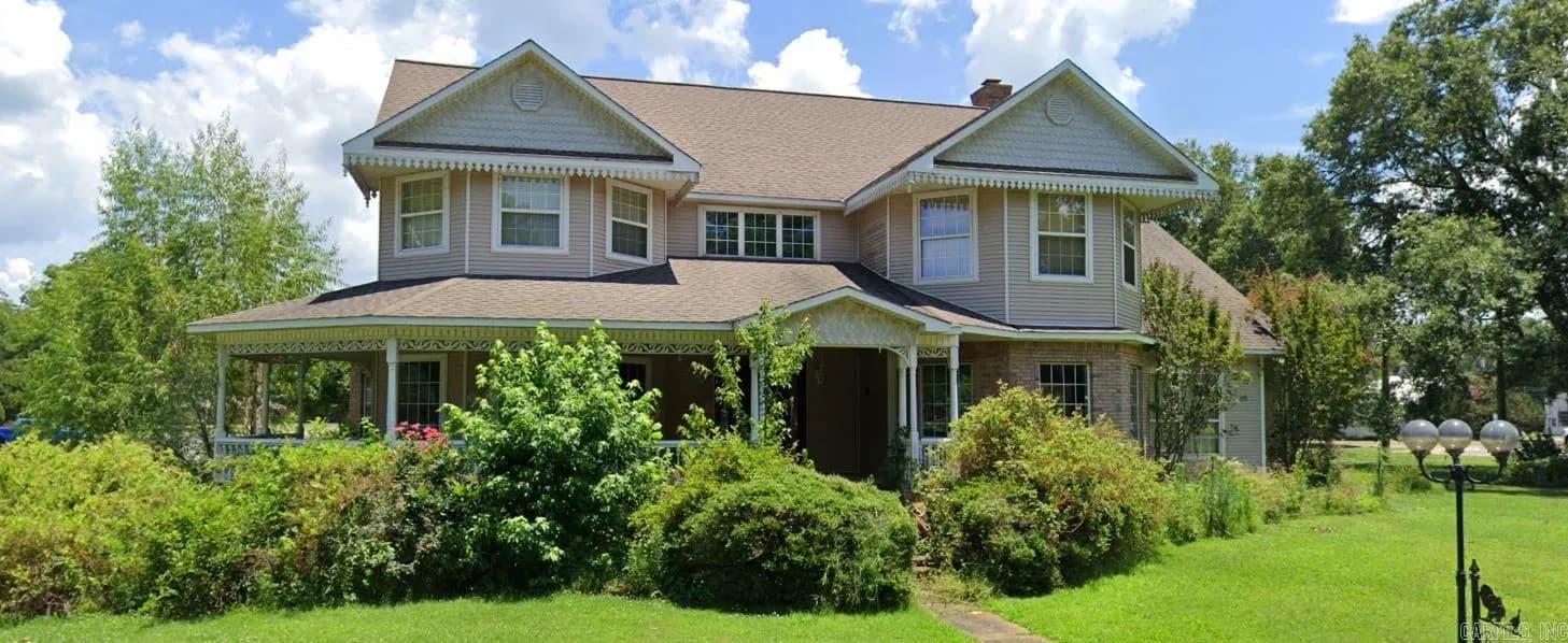 Property at 104 N 3rd - Image 1