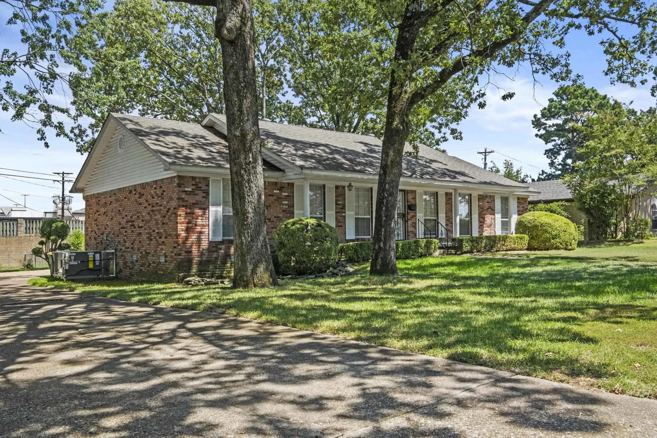Property at 32  Desoto - Image 9