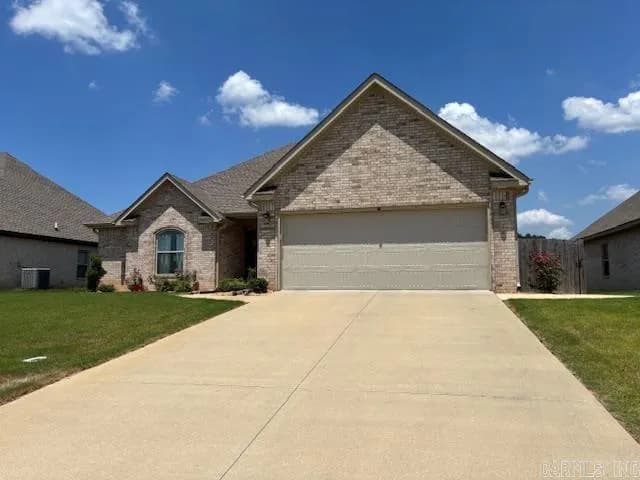 Property at 804  Jaxon - Image 2