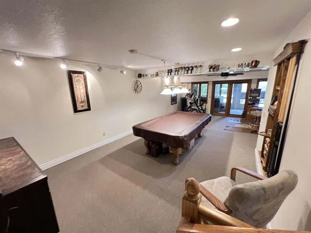 Property at 412  Airpark - Image 33